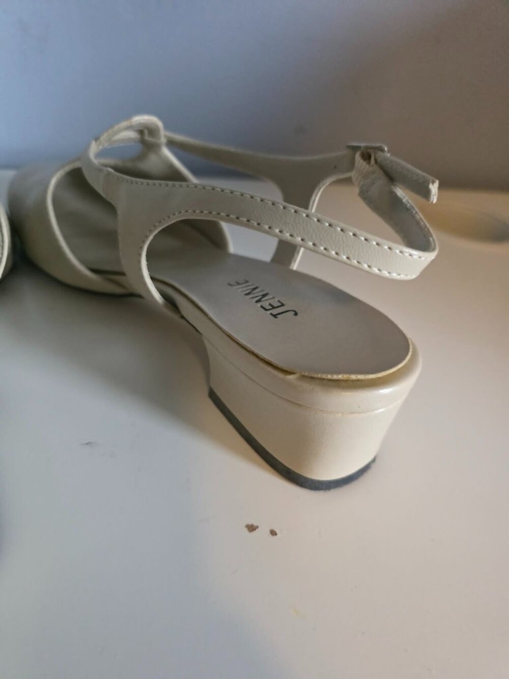 "JENNIE" Cream/Beige Cutout T-Strap Slingback Pumps. 7.5 - Picture 9 of 13